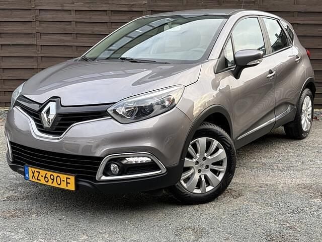 Grijs Gebruikt 2015 Renault Captur Dynamique SUV | € 8.450 (Goede deal) - Afbeelding 1/4