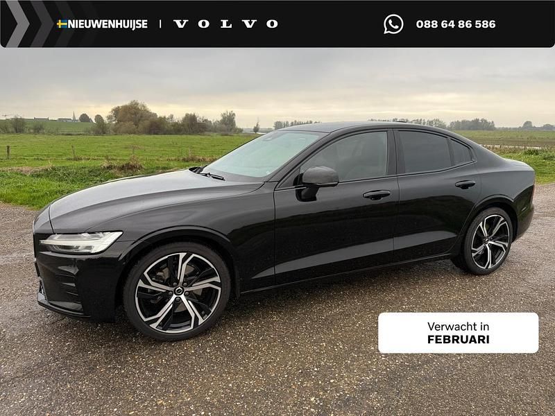 Zwart Occasion 2024 Volvo S60 Plus Sedan | € 41.894 (Duur) - Afbeelding 1/4