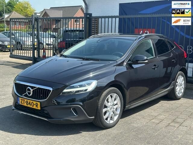 Zwart Gebruikt 2019 Volvo V40 CC Stationwagen | € 19.488 (Goede deal) - Afbeelding 1/4