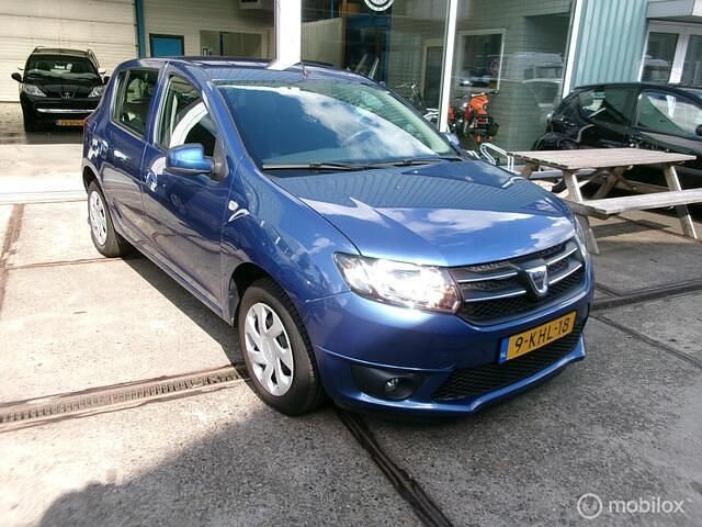 Blauw Gebruikt 2013 Dacia Sandero Ambiance Hatchback | € 5.975 (Goede deal) - Afbeelding 1/4