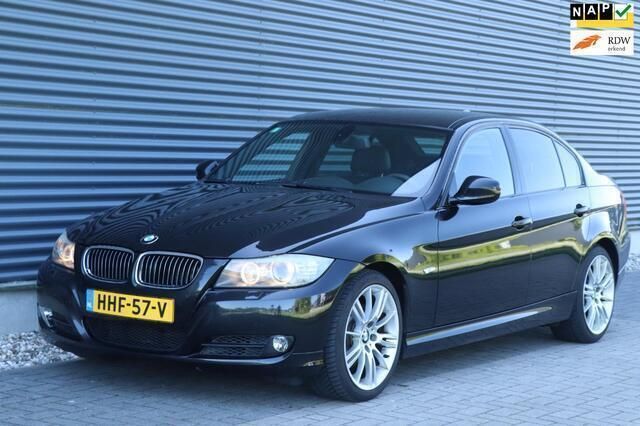 Zwart Gebruikt 2009 BMW 330 Sedan | € 7.950 (Super prijs) - Afbeelding 1/4