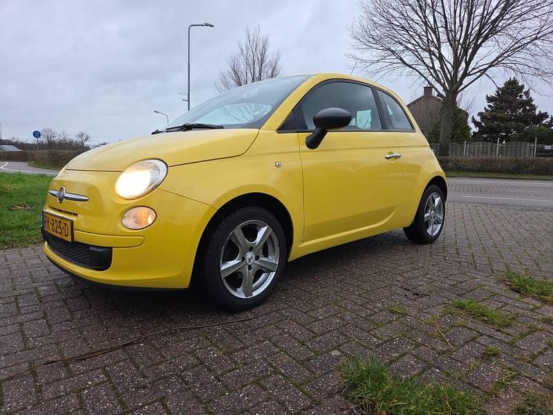 Geel Occasion 2011 Fiat 500 Pop Hatchback | € 3.699 (Eerlijke prijs) - Afbeelding 1/4