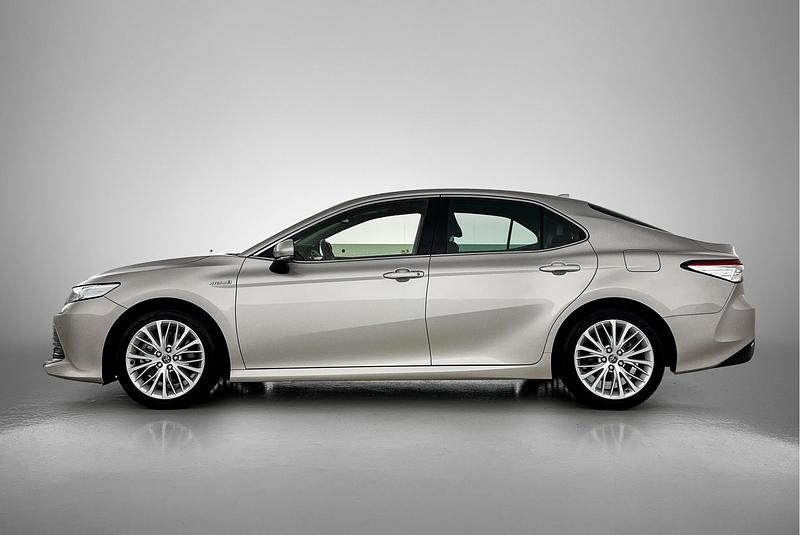 Occasion Toyota Camry Executive 218 PK (160 kW) 2020 Bruin metallic Sedan