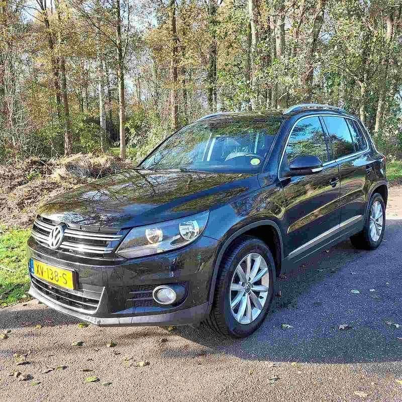 Zwart Gebruikt 2015 VW Tiguan R-line Edition SUV | € 10.750 (Goede deal) - Afbeelding 1/4