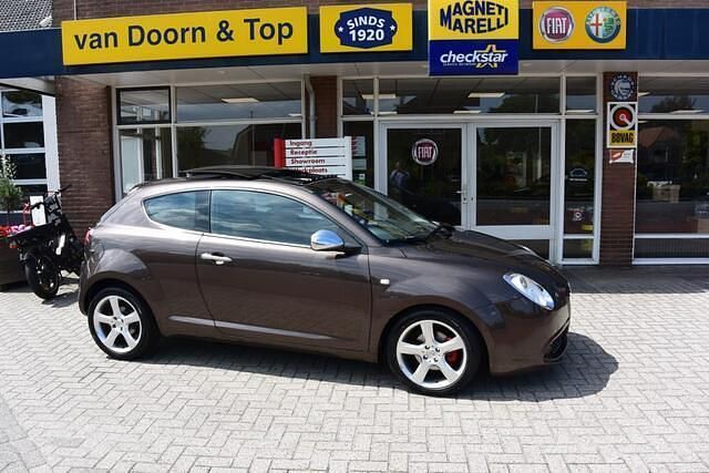 Bruin Gebruikt 2012 Alfa Romeo MiTo Progression Hatchback | € 9.845 - Afbeelding 1/4