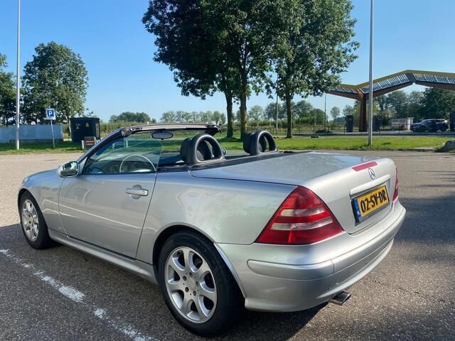 Grijs Gebruikt 2001 Mercedes SLK230 Cabriolet | € 4.299 (Goede deal) - Afbeelding 1/4