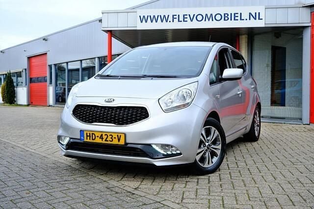 Grijs Gebruikt 2015 Kia Venga Hatchback | € 10.750 (Goede deal) - Afbeelding 1/4