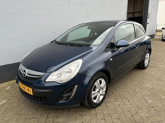Blauw, metallic lak Gebruikt 2013 Opel Corsa Hatchback | € 4.950 (Eerlijke prijs) - Afbeelding 1/4