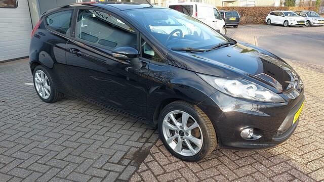 Occasion Ford Fiesta Trend 82 PK (60 kW) 2012 Zwart (metallic) Hatchback