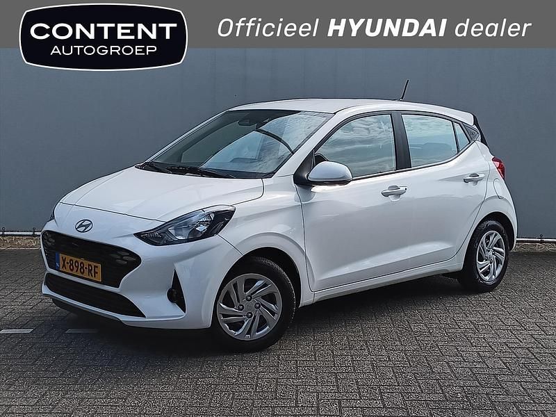 Atlas white Gebruikt 2024 Hyundai i10 Comfort Hatchback | € 15.940 (Eerlijke prijs) - Afbeelding 1/4