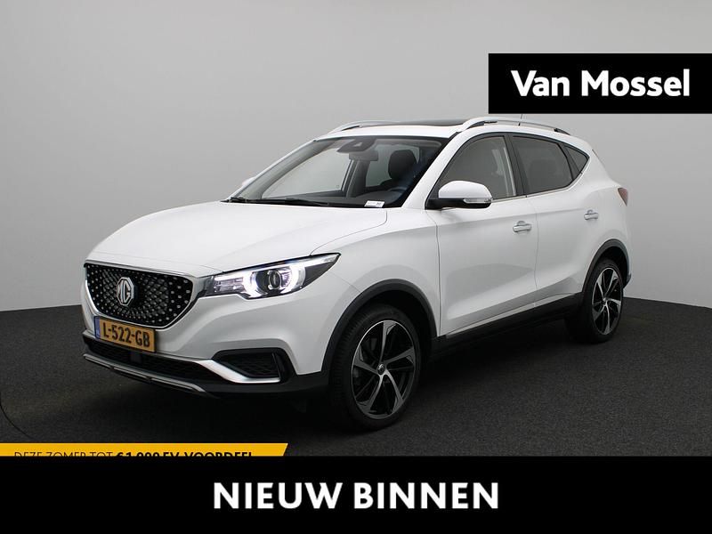 Wit Gebruikt 2021 MG ZS Luxury Sedan | € 15.900 (Eerlijke prijs) - Afbeelding 1/4