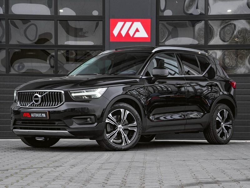 Zwart Occasion 2021 Volvo XC40 Inscription SUV | € 28.945 (Eerlijke prijs) - Afbeelding 1/4