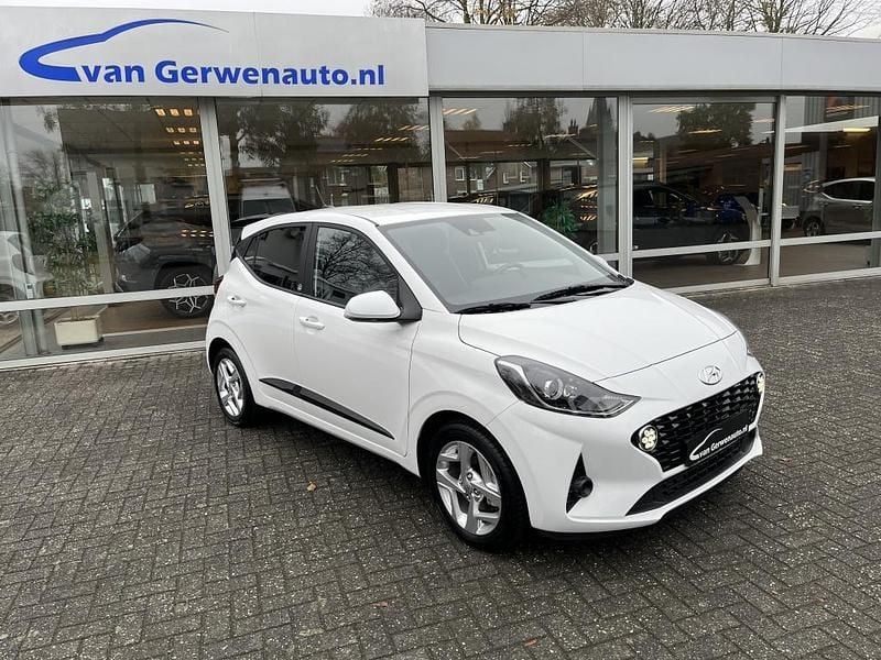 Wit Gebruikt 2021 Hyundai i10 Edition 30 Hatchback | € 13.755 (Eerlijke prijs) - Afbeelding 1/4