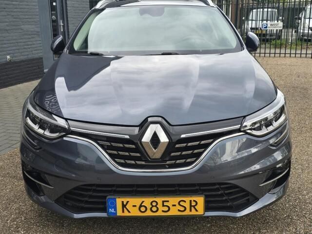 Occasion Renault Mégane GrandTour Intens 140 PK (102 kW) 2021 Grijs Stationwagen