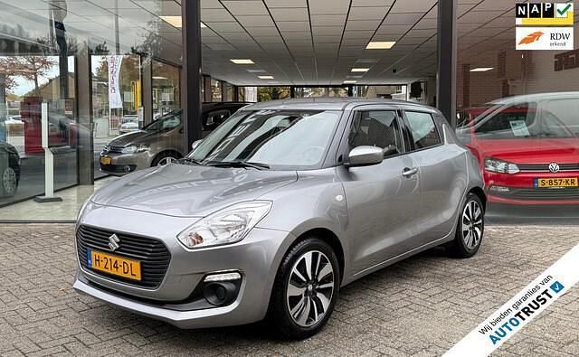 Grijs Gebruikt 2020 Suzuki Swift Comfort Hatchback | € 11.940 (Goede deal) - Afbeelding 1/4