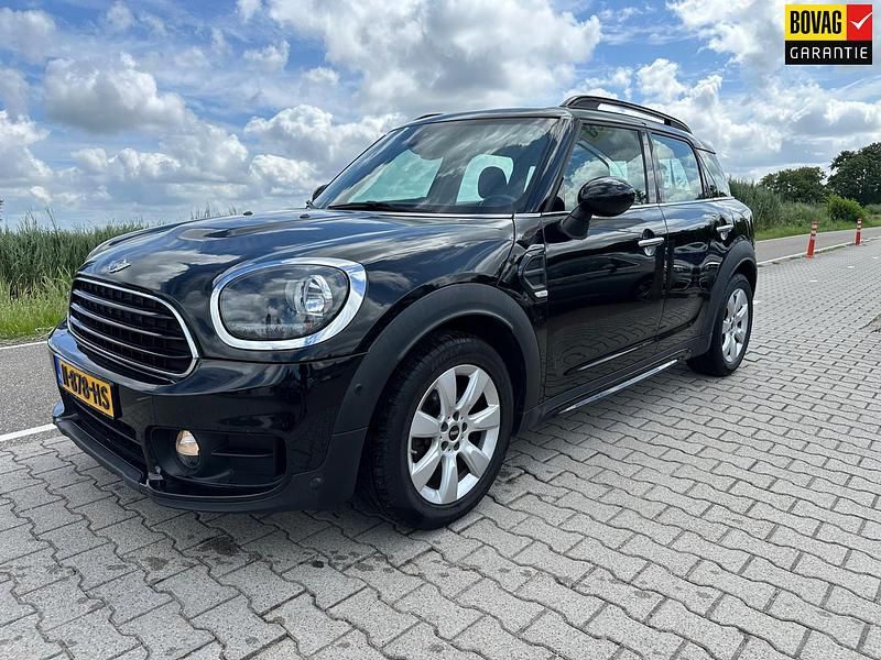 Zwart Gebruikt 2018 Mini One Countryman Pepper SUV | € 15.950 (Eerlijke prijs) - Afbeelding 1/4