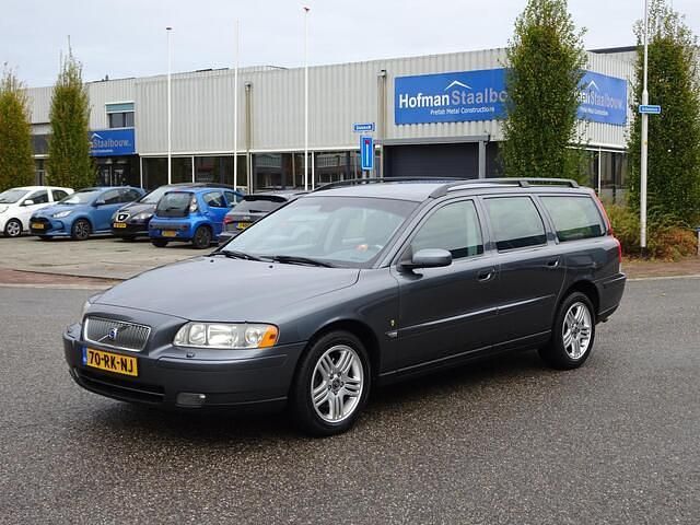 Grijs Gebruikt 2005 Volvo V70 Momentum Stationwagen | € 2.250 (Super prijs) - Afbeelding 1/4