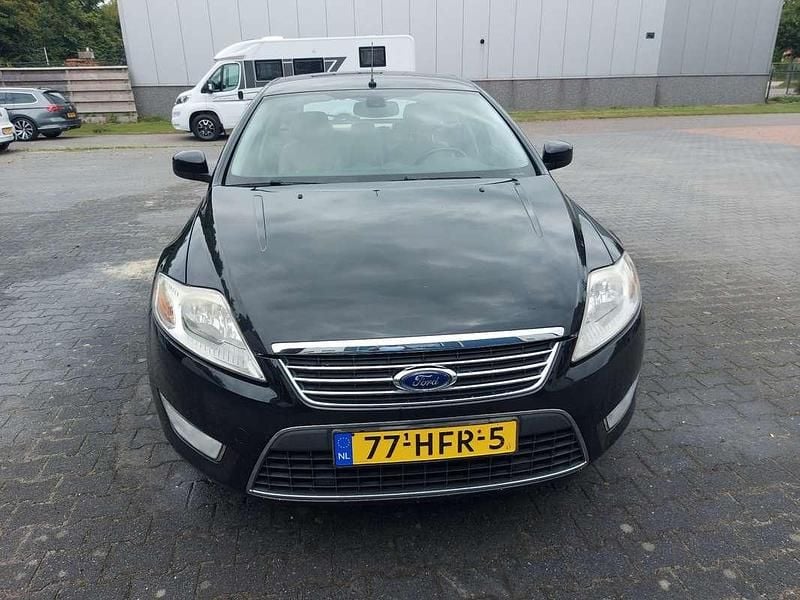 Zwart Occasion 2008 Ford Mondeo Ghia Hatchback | € 1.999 (Eerlijke prijs) - Afbeelding 1/4
