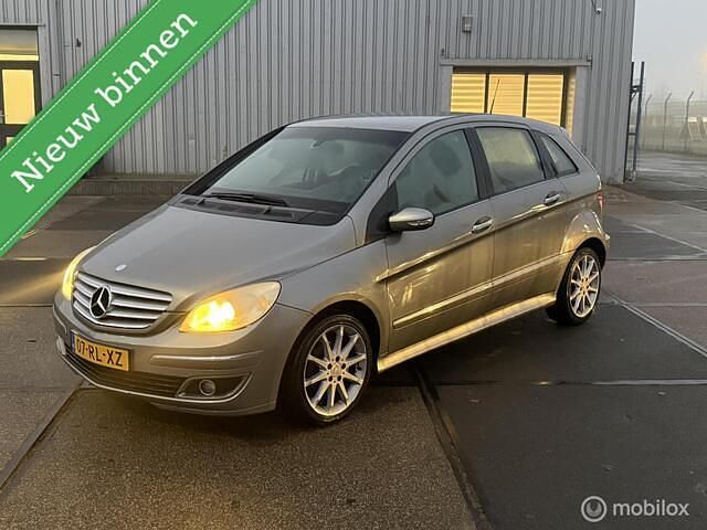 Grijs Gebruikt 2005 Mercedes B170 MPV | € 2.250 (Eerlijke prijs) - Afbeelding 1/4