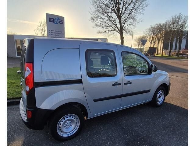 Occasion Renault Kangoo Komfort 106 PK (77 kW) 2013 Zilver MPV