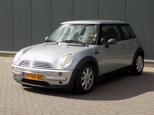 Grijs Gebruikt 2003 Mini ONE Hatchback | € 1.499 (Eerlijke prijs) - Afbeelding 1/3