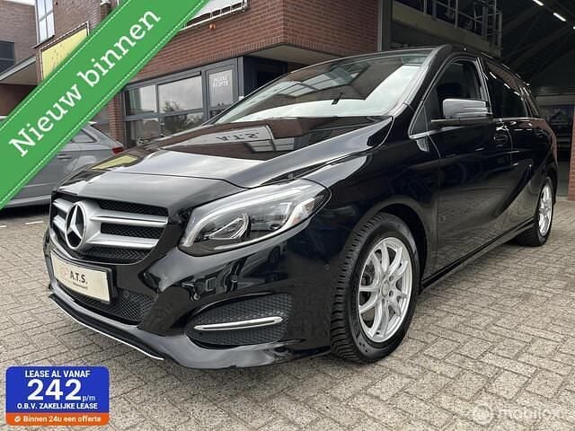 Zwart Gebruikt 2016 Mercedes B180 Edition MPV | € 14.950 (Eerlijke prijs) - Afbeelding 1/4