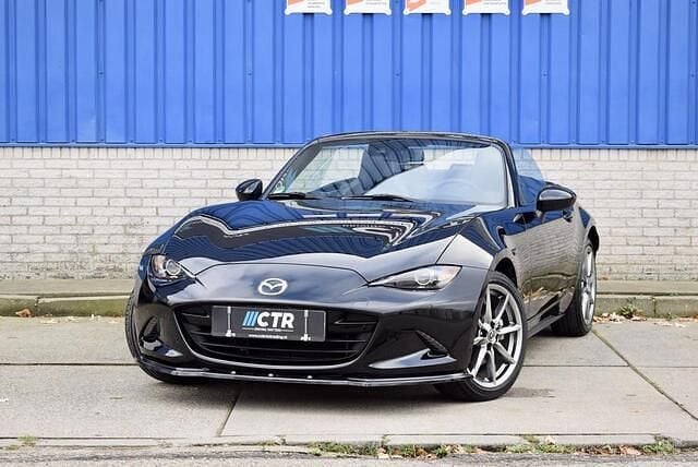 Zwart Gebruikt 2023 Mazda MX5 Exclusive-Line Cabriolet | € 33.950 (Eerlijke prijs) - Afbeelding 1/4