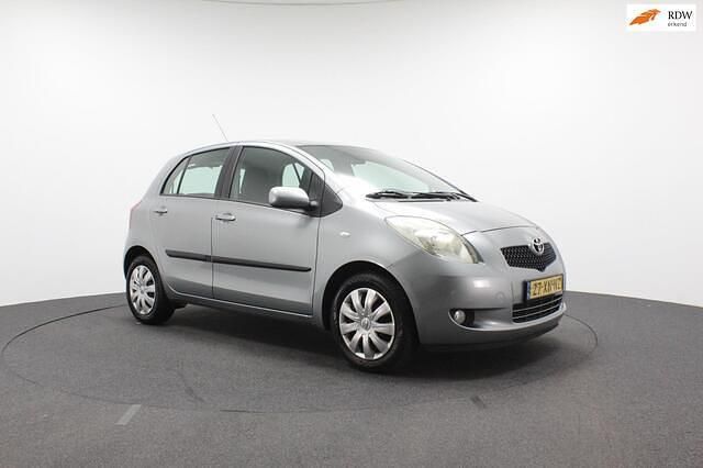 Grijs Gebruikt 2007 Toyota Yaris Sol Hatchback | € 4.450 (Eerlijke prijs) - Afbeelding 1/4