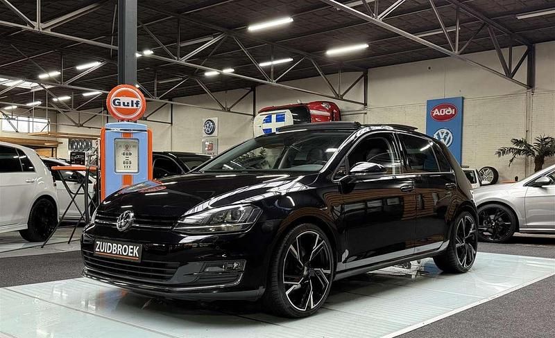 Zwart Gebruikt 2017 VW Golf VII Hatchback | € 13.999 (Goede deal) - Afbeelding 1/4