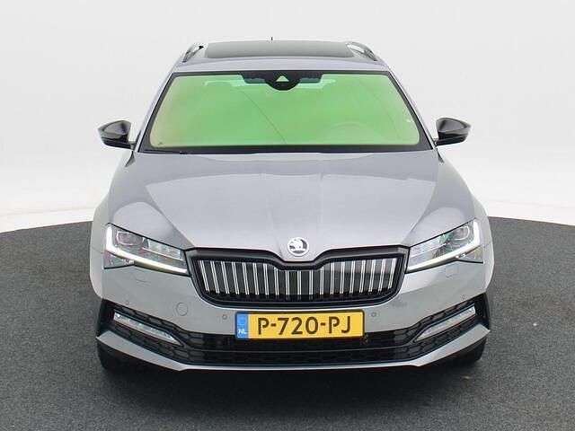Occasion Skoda Superb Business Line 218 PK (160 kW) 2022 Grijs Stationwagen