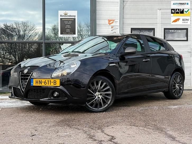 Occasion Alfa Romeo Giulietta Sprint 170 PK (125 kW) 2015 Zwart (metallic) Hatchback