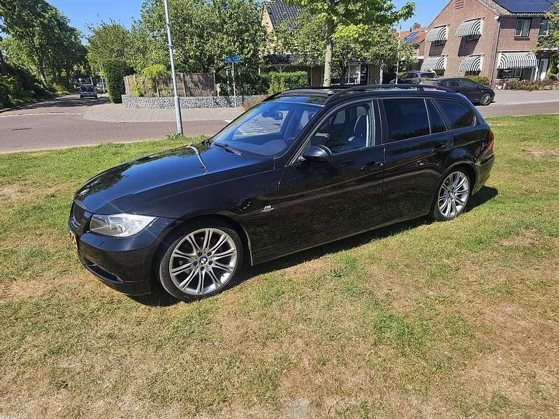 Zwart Gebruikt 2008 BMW 328 Stationwagen | € 4.000 - Afbeelding 1/4