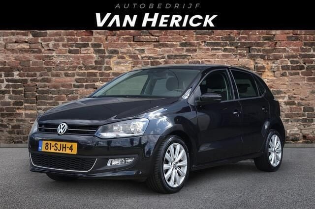 Zwart, metallic lak Gebruikt 2011 VW Polo Highline Hatchback | € 9.945 (Eerlijke prijs) - Afbeelding 1/4