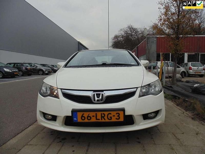 Wit Occasion 2010 Honda Civic Elegance Sedan | € 5.499 (Iets duurder) - Afbeelding 1/4