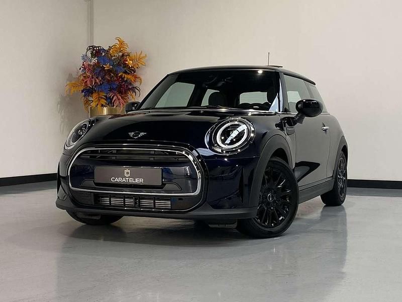 Blauw Gebruikt 2023 Mini Cooper Classic Hatchback | € 32.900 - Afbeelding 1/4