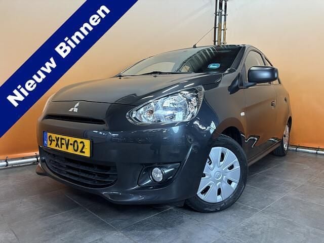 Grijs Gebruikt 2013 Mitsubishi Space Star Hatchback | € 4.250 (Eerlijke prijs) - Afbeelding 1/4