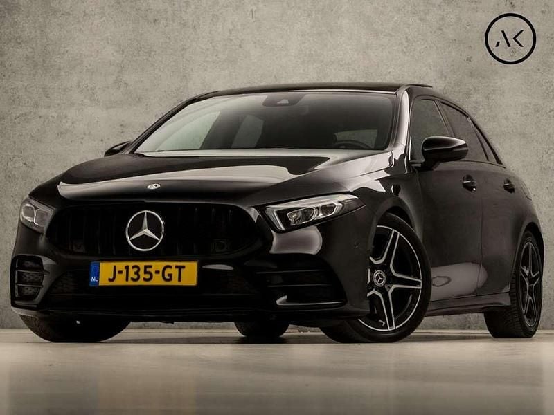 Zwart, metallic lak Gebruikt 2019 Mercedes A220 AMG Hatchback | € 25.945 (Eerlijke prijs) - Afbeelding 1/4