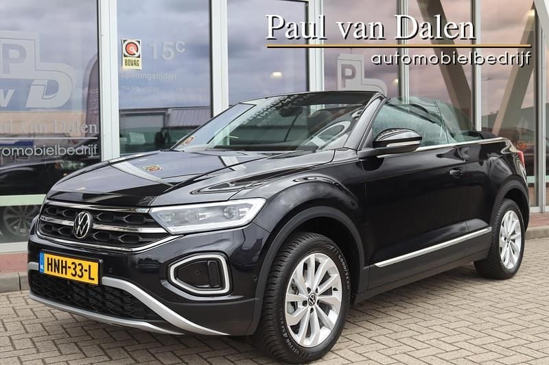 Zwart Gebruikt 2024 VW T-Roc Cabriolet Move Cabriolet | € 32.900 (Super prijs) - Afbeelding 1/4