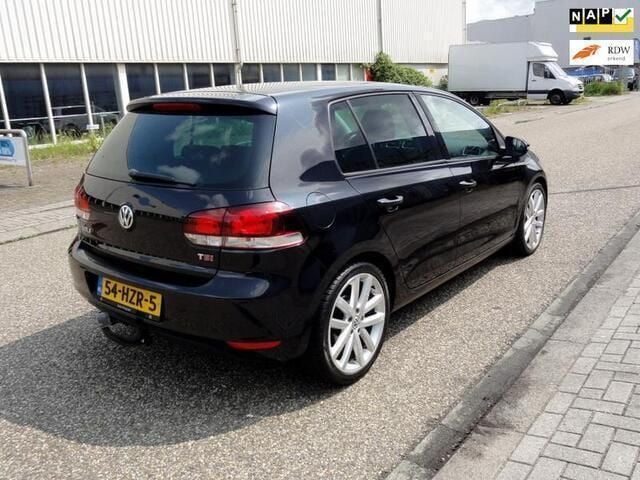 Zwart Gebruikt 2009 VW Golf VI Highline Hatchback | € 5.300 (Eerlijke prijs) - Afbeelding 1/4