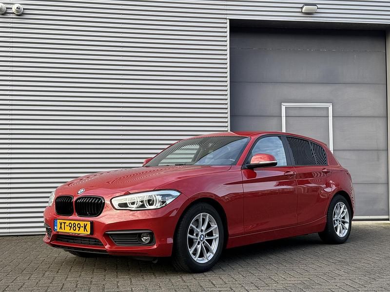 Occasion BMW 118 Executive 136 PK (100 kW) 2019 Rood Hatchback