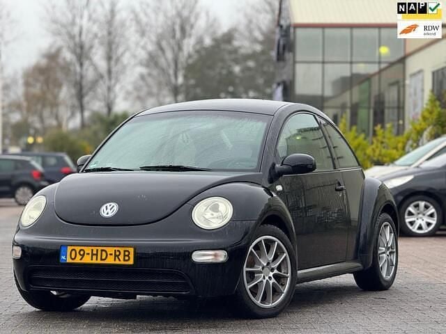 Zwart, metallic lak Gebruikt 2001 VW Beetle Hatchback | € 1.299 (Eerlijke prijs) - Afbeelding 1/4