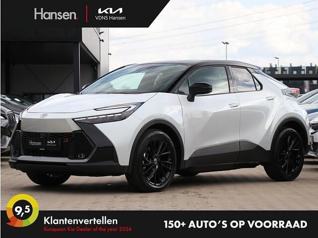 Wit, metallic lak Nieuw 2025 Toyota C-HR Sport SUV | € 40.945 (Super prijs) - Afbeelding 1/4