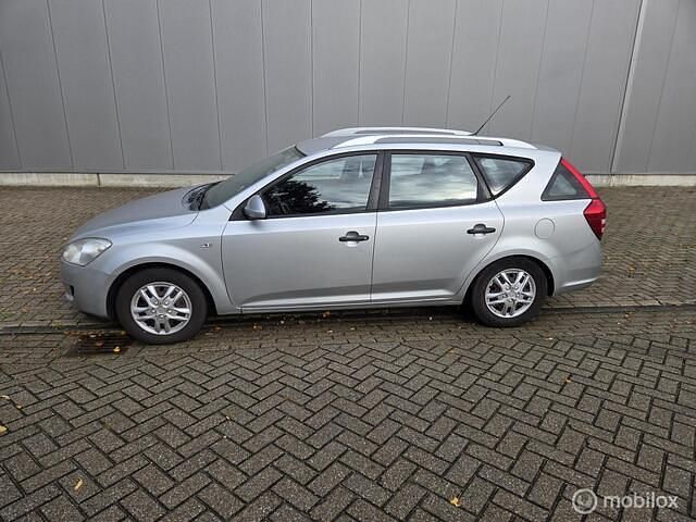 Grijs Gebruikt 2008 Kia Ceed Stationwagen | € 1.500 (Eerlijke prijs) - Afbeelding 1/4