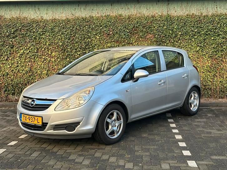 Occasion 2009 Opel Corsa Hatchback | € 1.495 (Goede deal) - Afbeelding 1/4