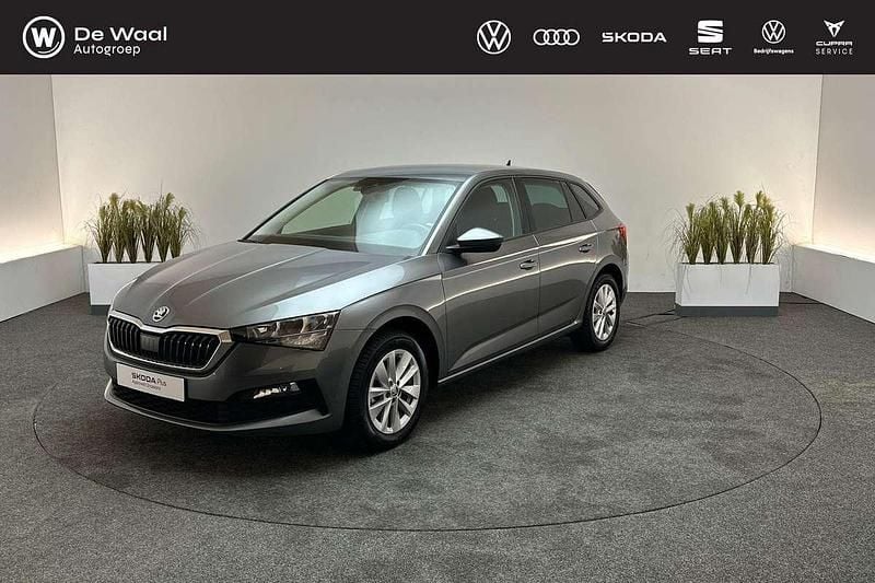 Graphite grey Gebruikt 2023 Skoda Scala Ambition Hatchback | € 20.395 (Eerlijke prijs) - Afbeelding 1/3