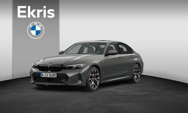 Nieuw BMW 330 Comfort Edition 291 PK (214 kW) 2026 Grijs Sedan