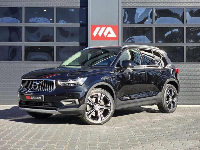 Zwart Occasion 2021 Volvo XC40 Inscription SUV | € 28.945 (Goede deal) - Afbeelding 1/4