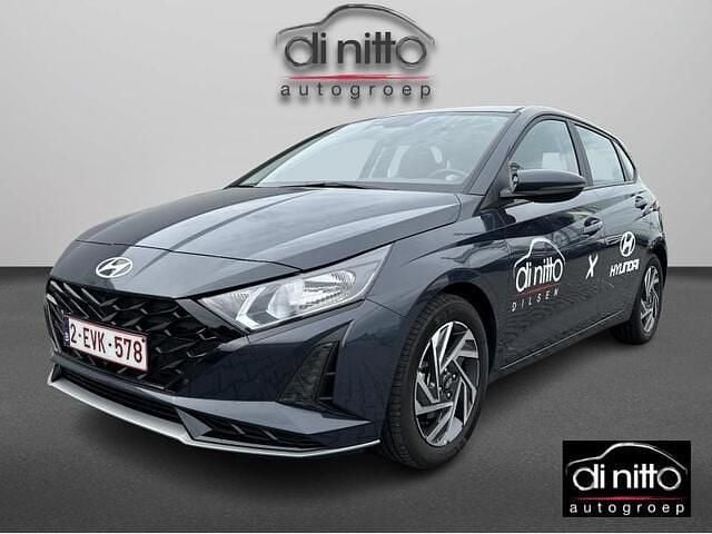 Grijs Occasion 2024 Hyundai i20 Sedan | € 20.499 (Eerlijke prijs) - Afbeelding 1/4