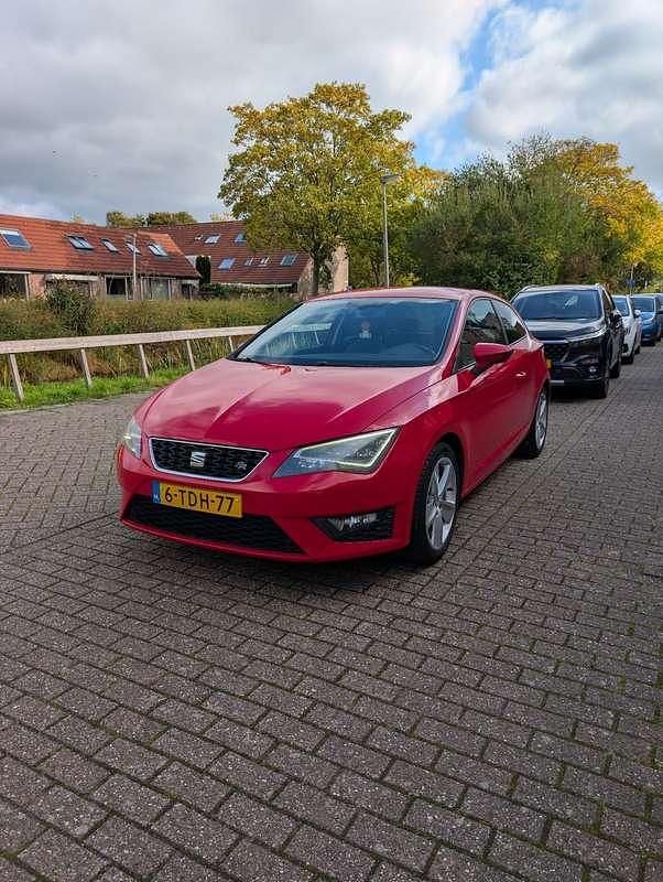 Rood Gebruikt 2014 Seat Leon FR Stationwagen | € 9.500 (Eerlijke prijs) - Afbeelding 1/4