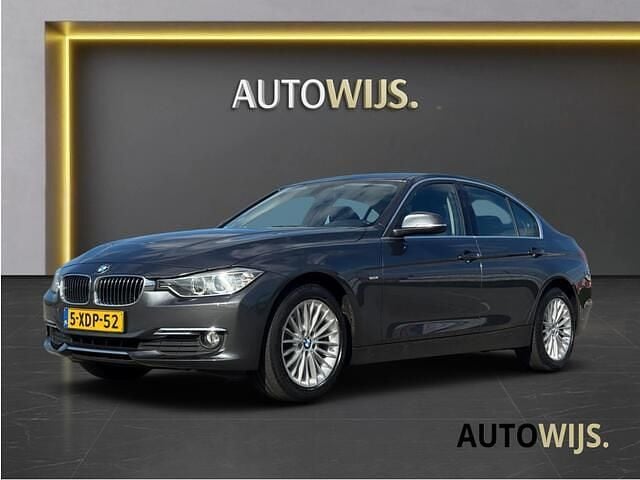 Grijs Gebruikt 2014 BMW 316 Executive Sedan | € 12.495 (Goede deal) - Afbeelding 1/4
